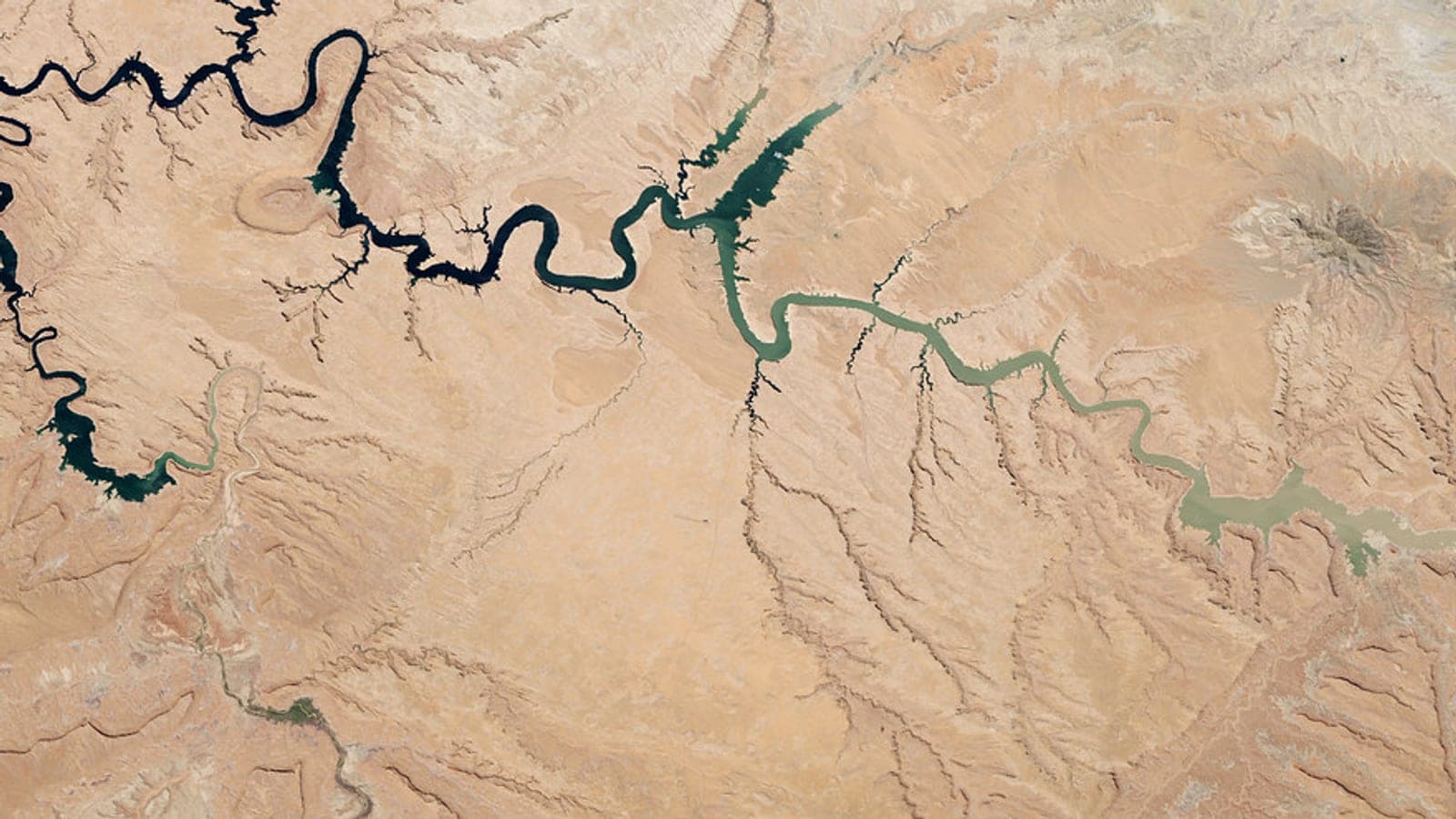 Mapping Reservoir Storage Changes with NDWI and Landsat in GEE